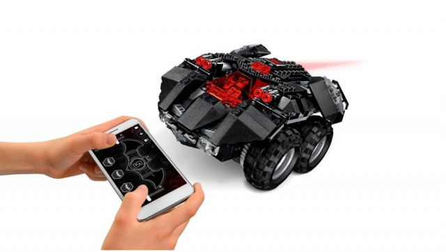 LEGO Super Heroes 76112 Batmobil ovládaný aplikací č.2